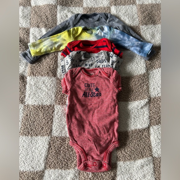 5 NB Bodysuits - Picture 6 of 8